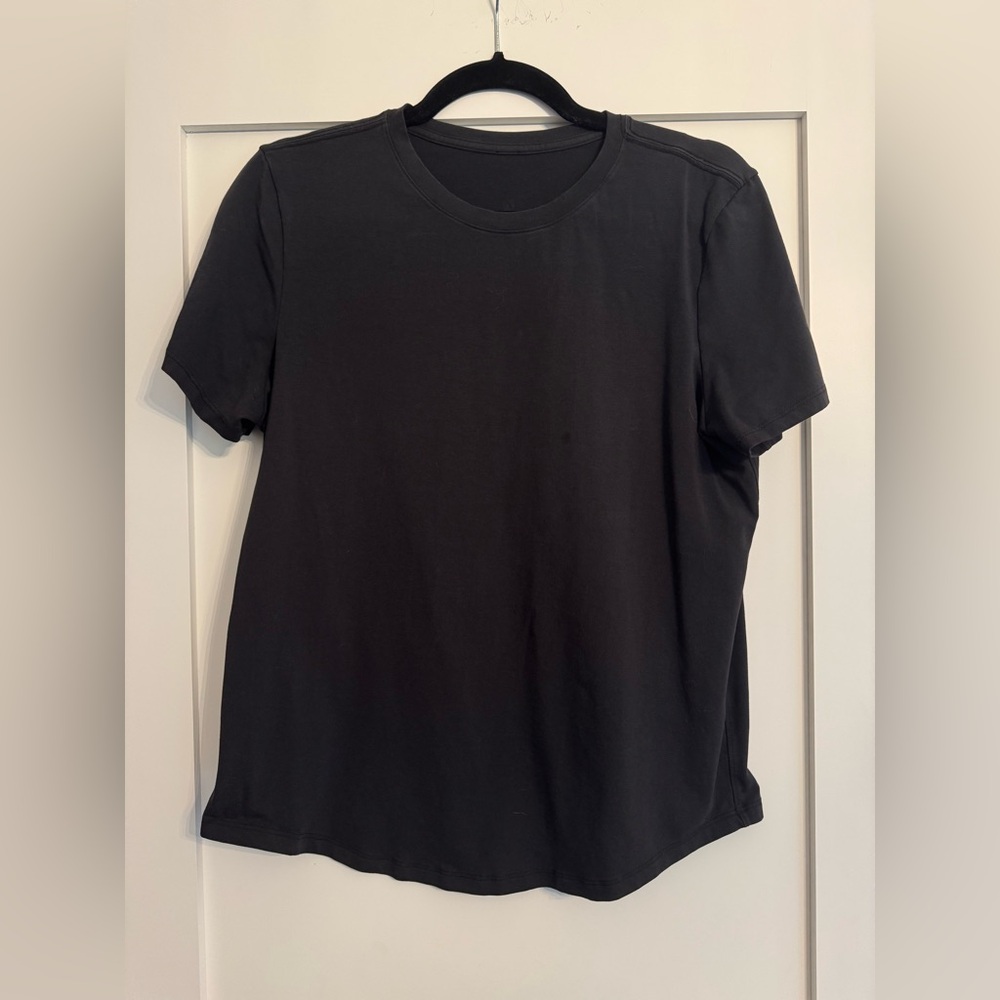 lululemon women’s love crew curved hem T-shirt size 10 black